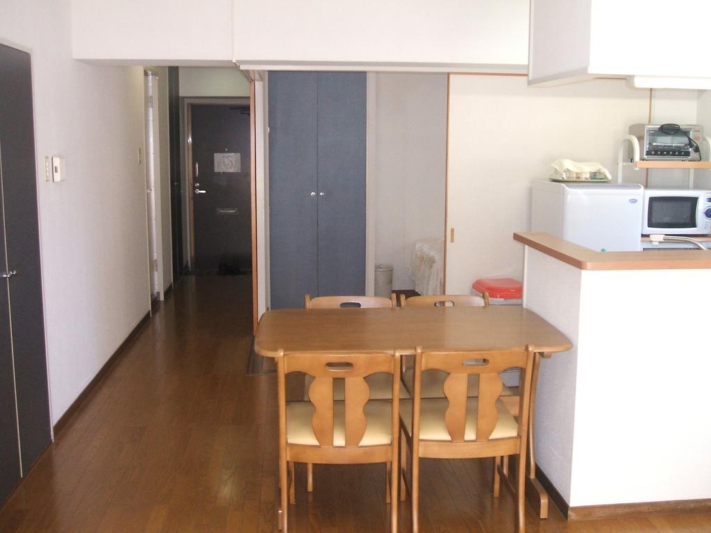Weekly Harbourview Mansion Main Building Apartment Naha Room photo